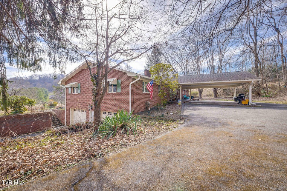 Photo #4: 250 Hummingbird Lane