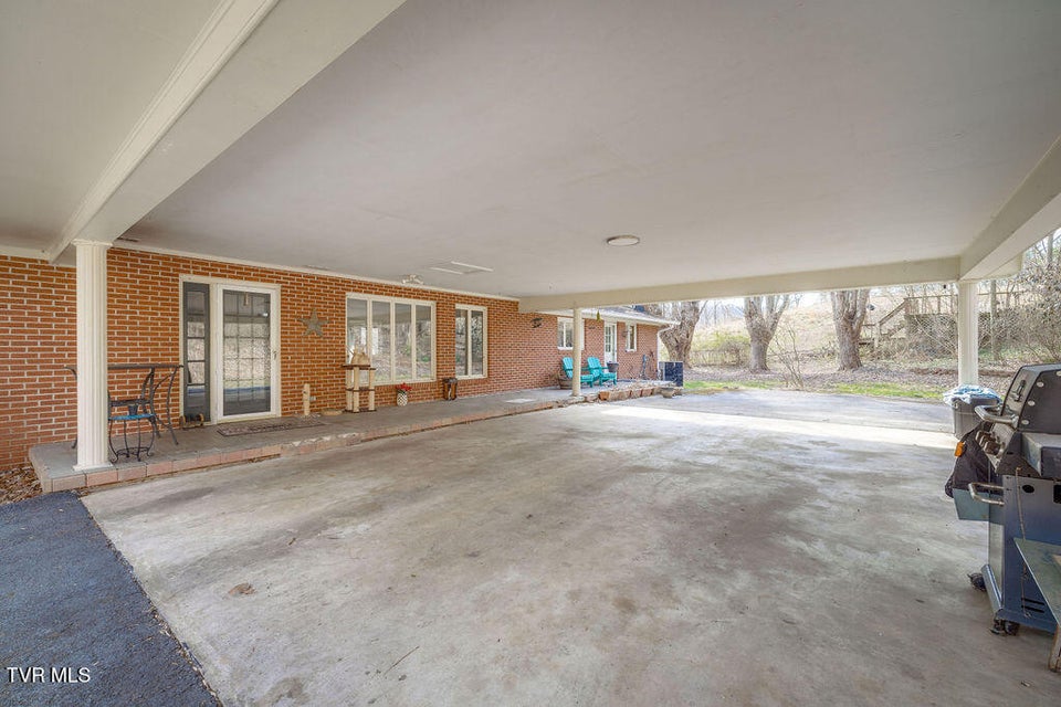 Photo #5: 250 Hummingbird Lane