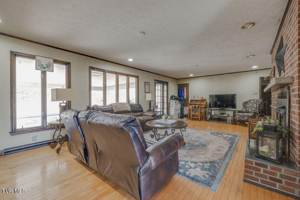 Photo #26: 250 Hummingbird Lane