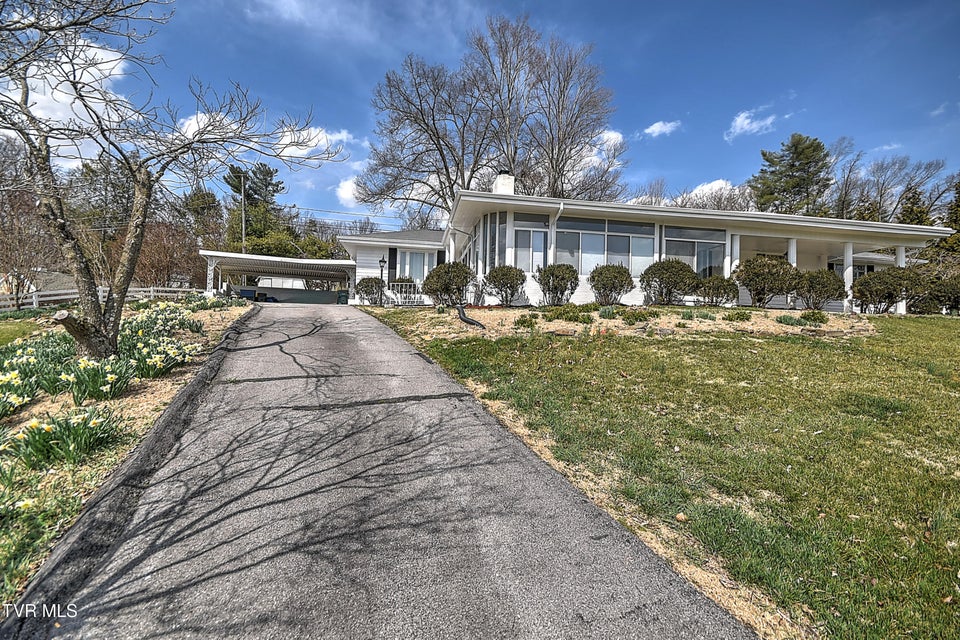 Photo #10: 502 Valley Drive