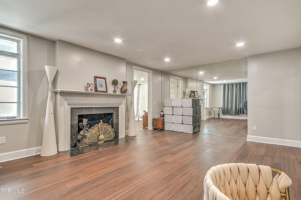 Photo #17: 502 Valley Drive