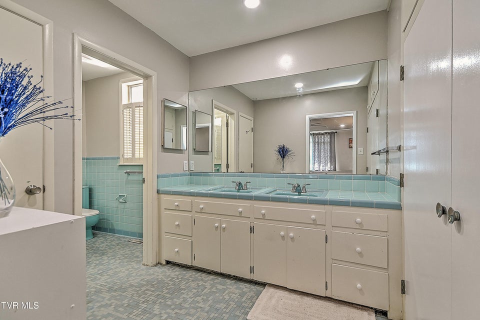 Photo #44: 502 Valley Drive