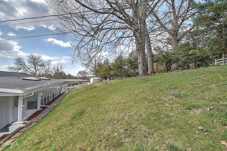 Photo #4: 502 Valley Drive