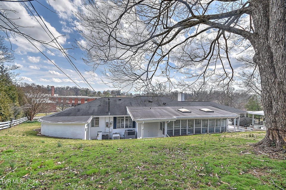 Photo #5: 502 Valley Drive