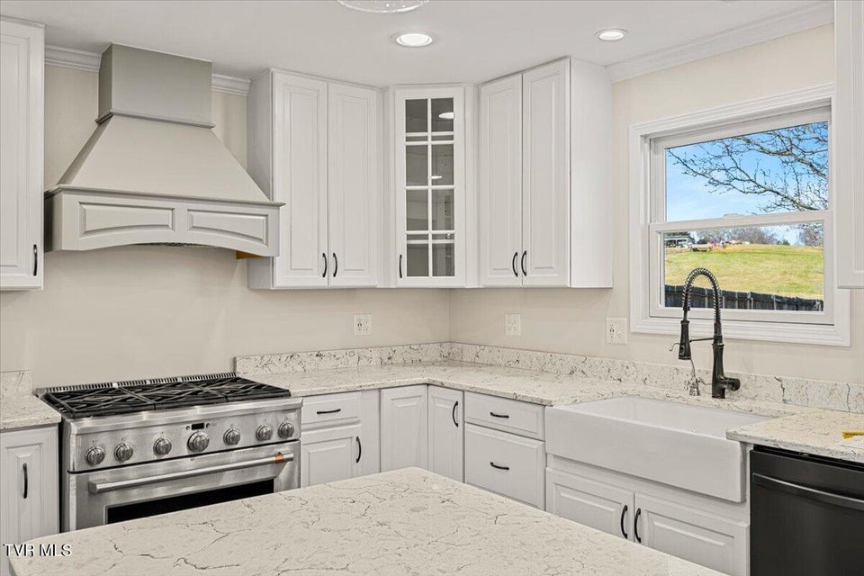 Photo #16: 171 Flourville Road