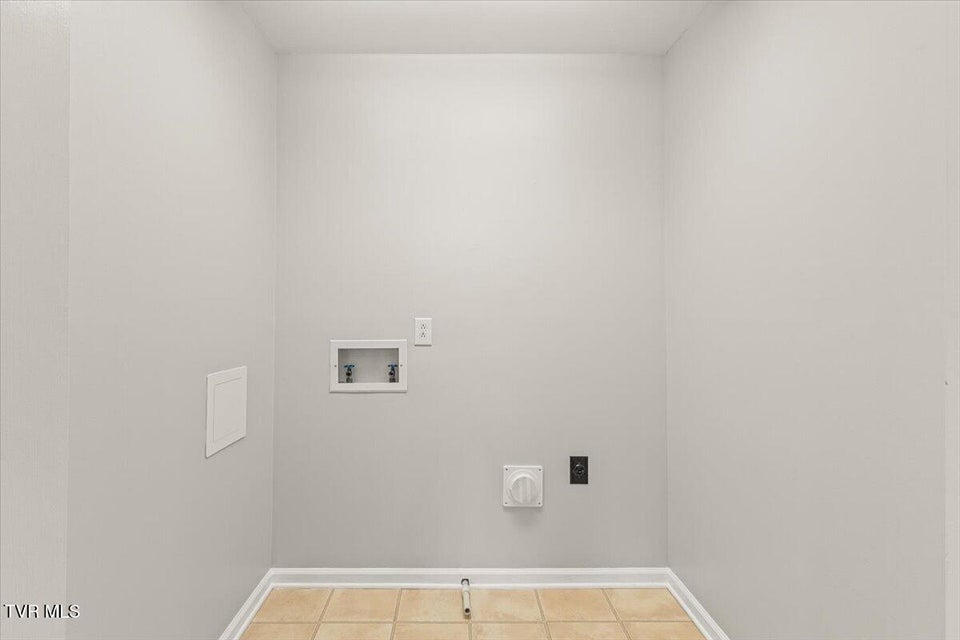 Photo #36: 171 Flourville Road