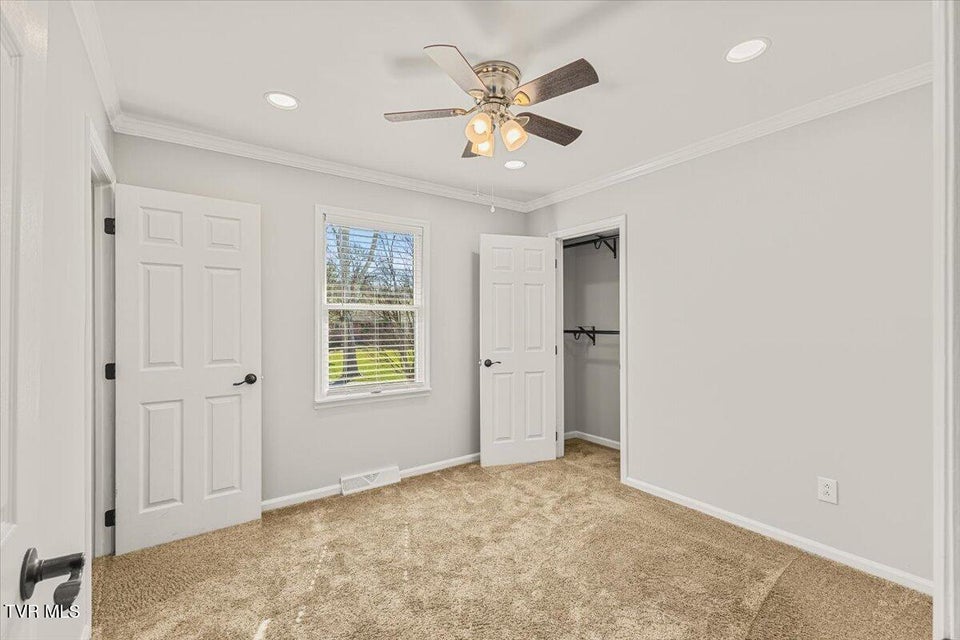 Photo #44: 171 Flourville Road