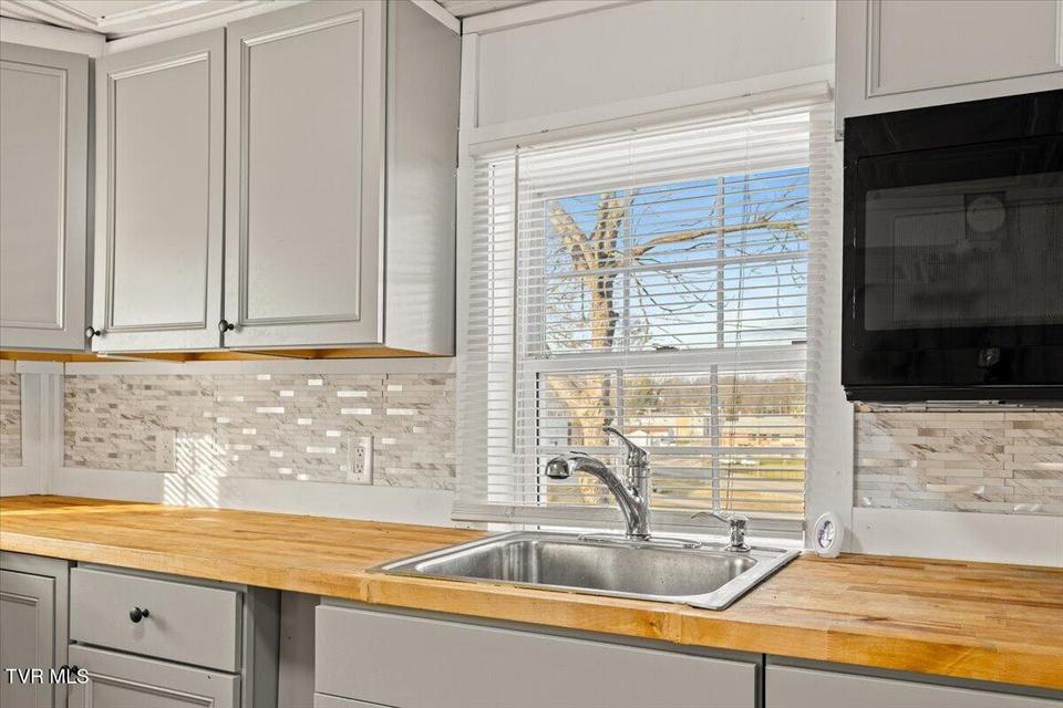 Photo #15: 455 Westin Drive