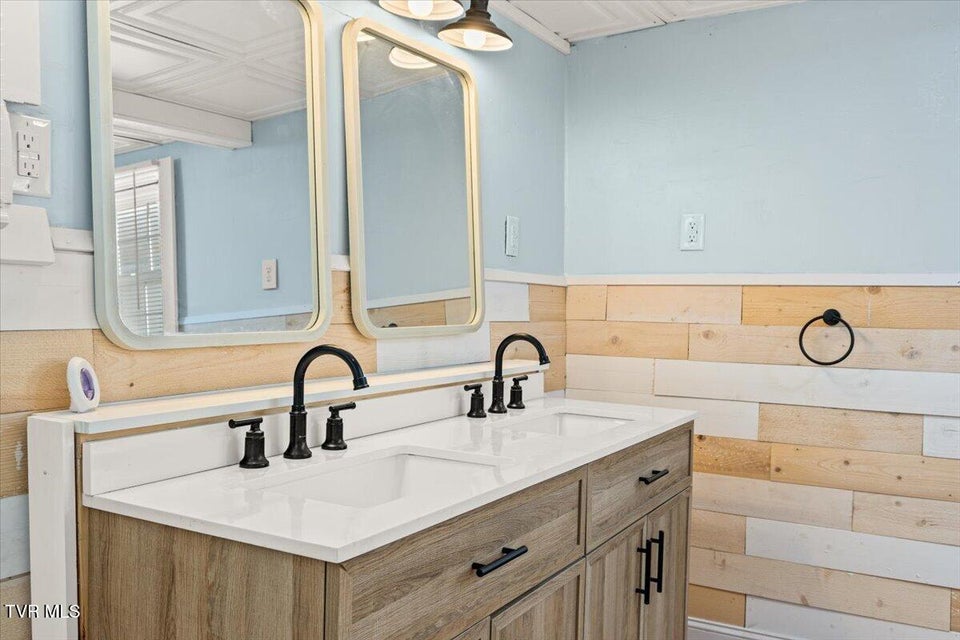 Photo #21: 455 Westin Drive