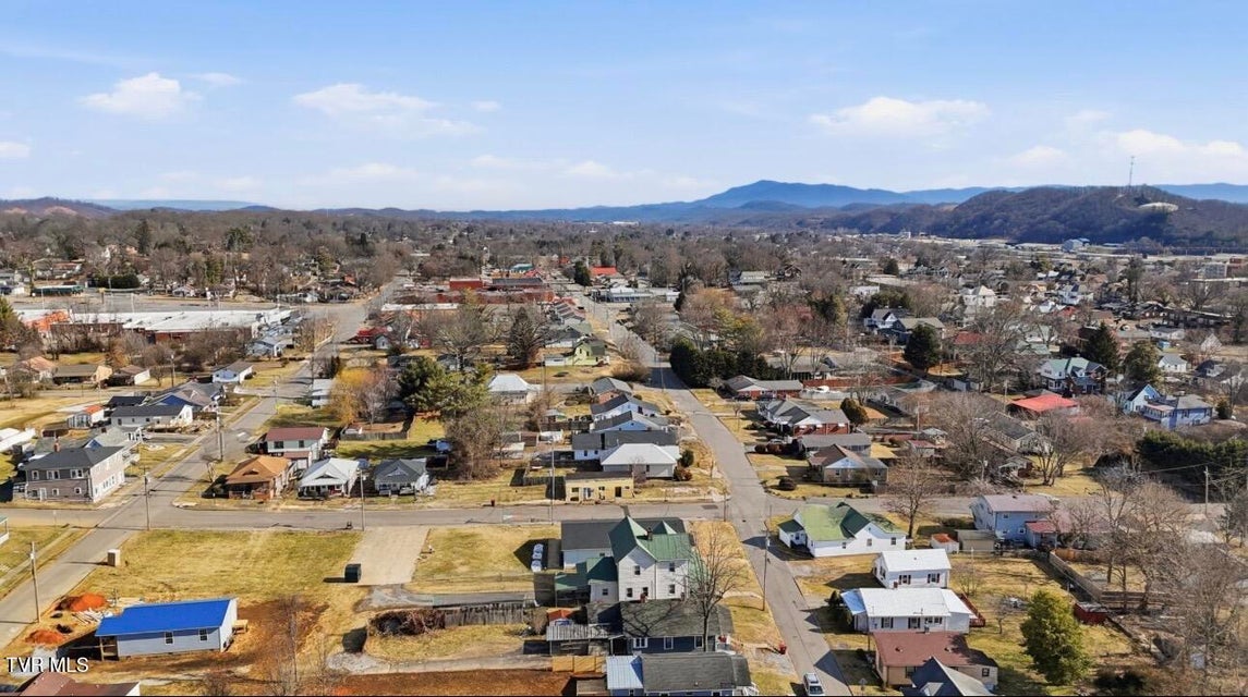 Photo #31: 300 Chilhowie Avenue