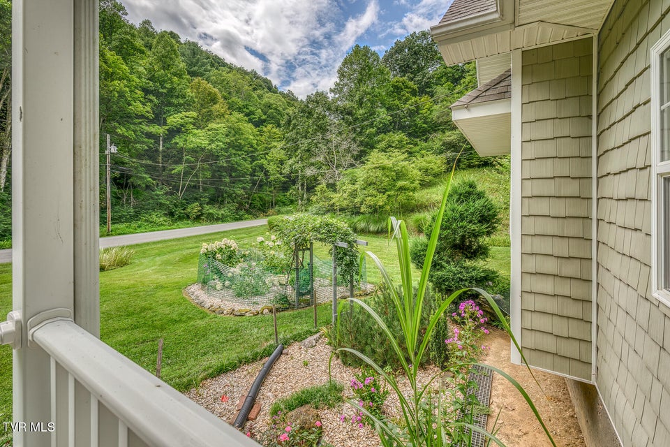 Photo #13: 7519 Wolf Run Road