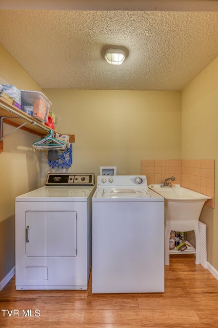 Photo #23: 7519 Wolf Run Road