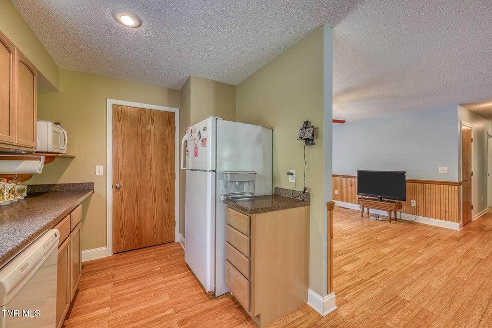 Photo #24: 7519 Wolf Run Road