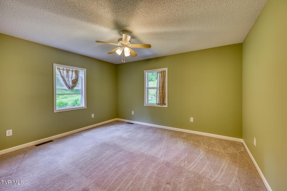 Photo #31: 7519 Wolf Run Road