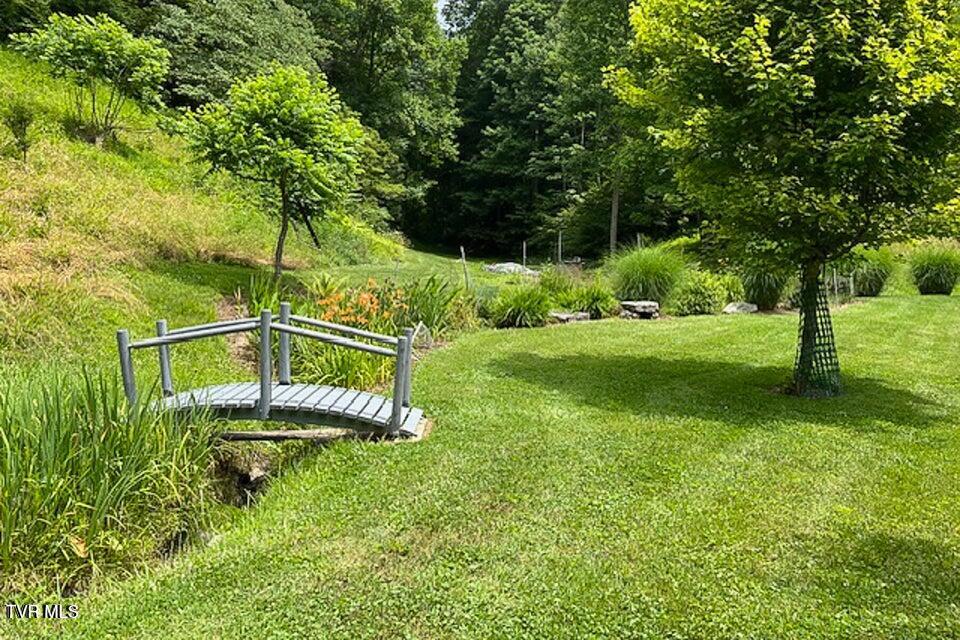 Photo #39: 7519 Wolf Run Road