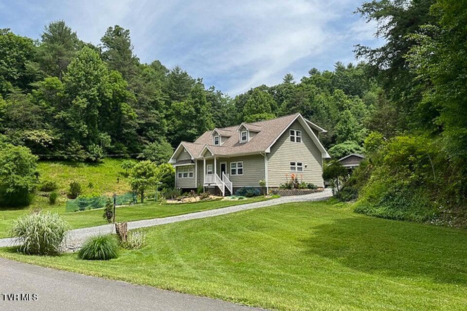 Photo #41: 7519 Wolf Run Road