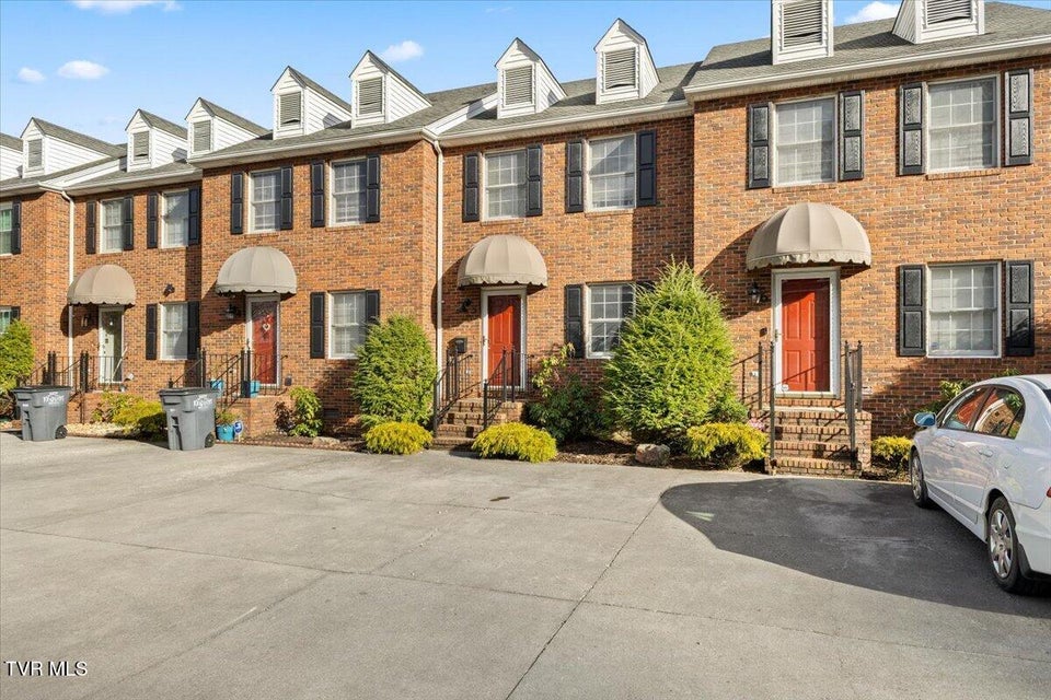 Photo #35: 461 Eastley Court