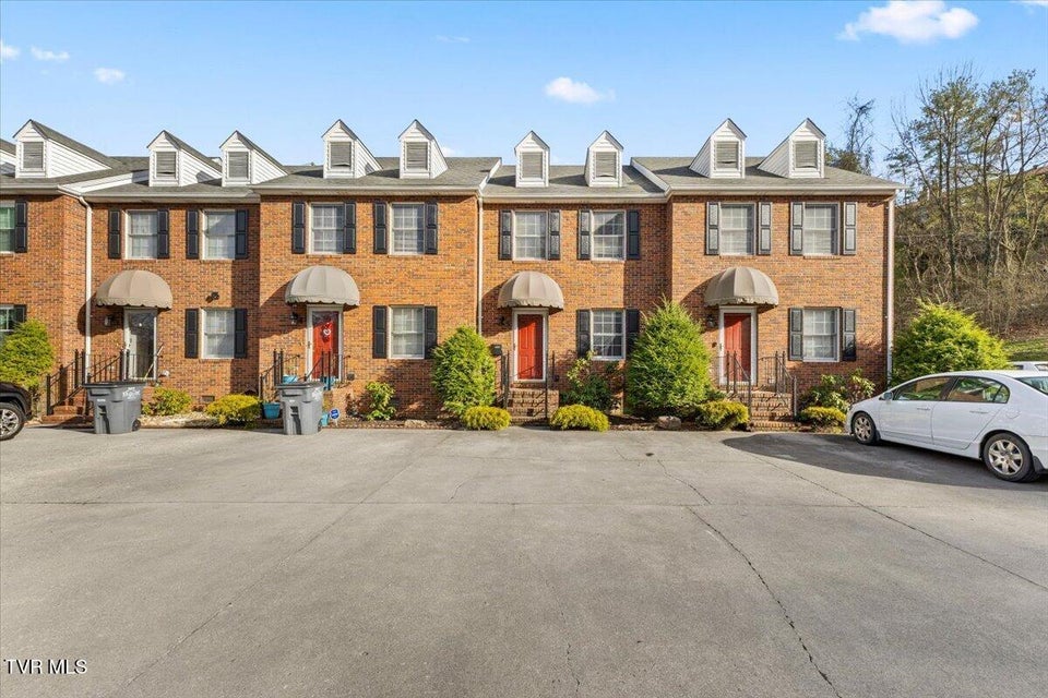 Photo #3: 461 Eastley Court