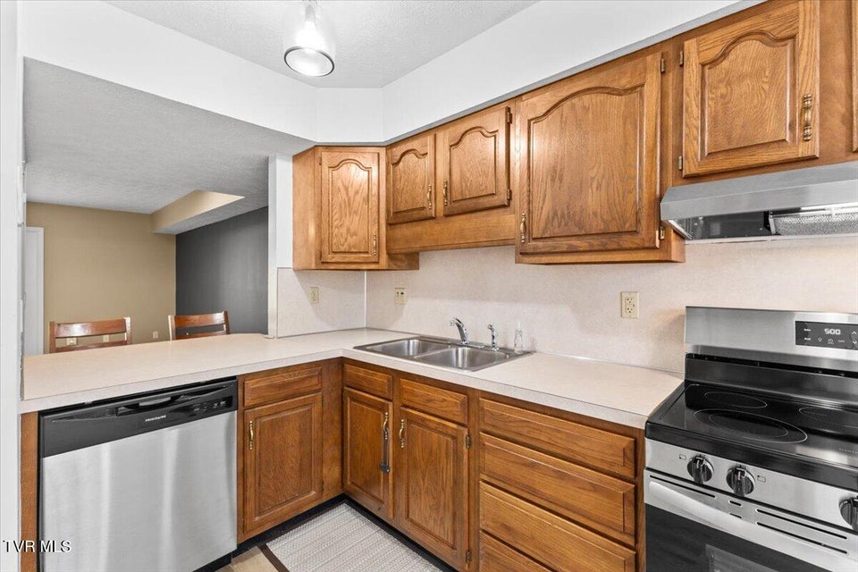 Photo #12: 461 Eastley Court