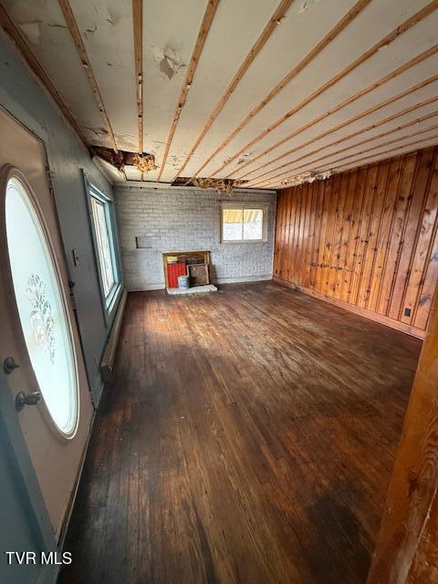 Photo #13: 607 Barton Street