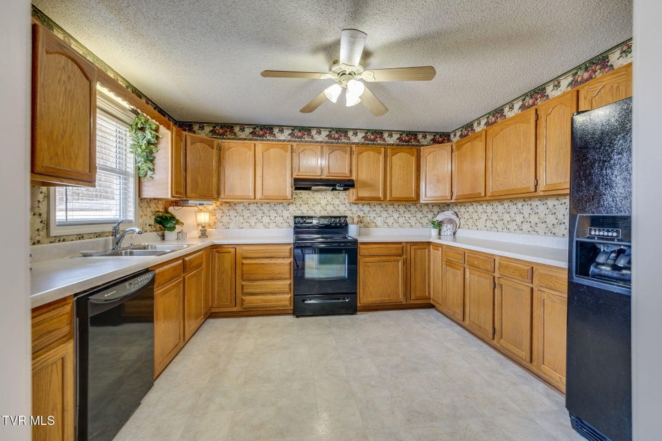 Photo #9: 145 Morgan Lane