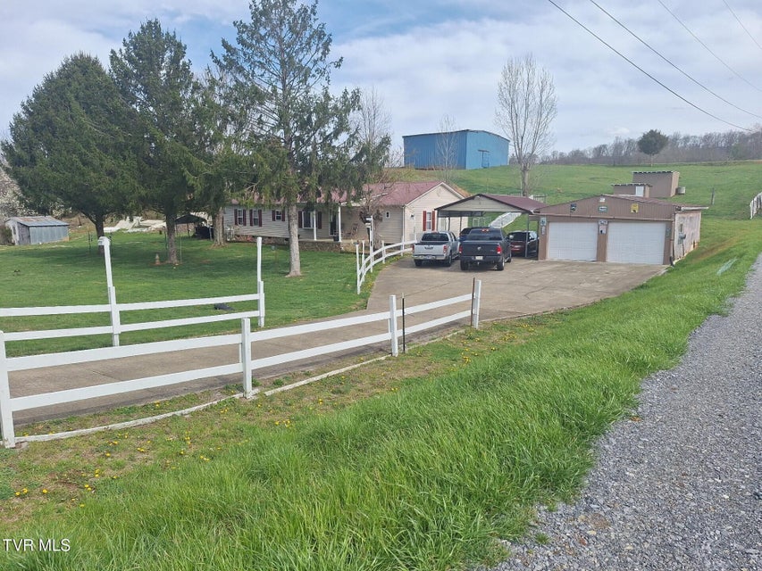 Photo #17: 220 Fannin Road