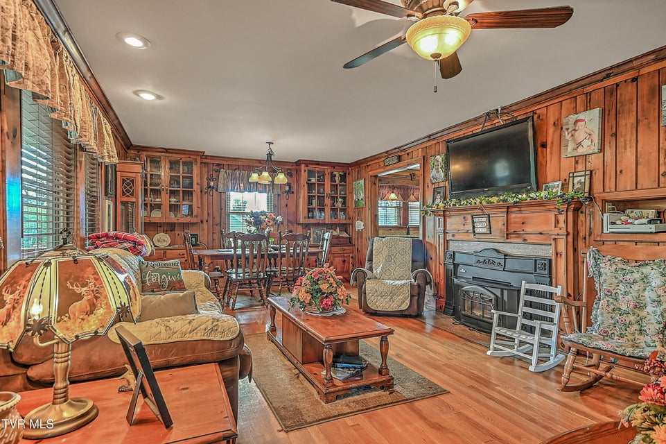 Photo #8: 700 Park Street