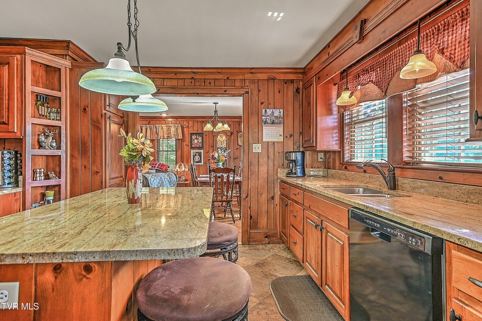 Photo #15: 700 Park Street