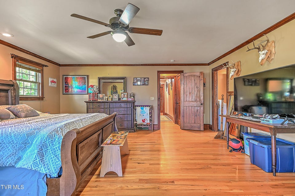 Photo #26: 700 Park Street