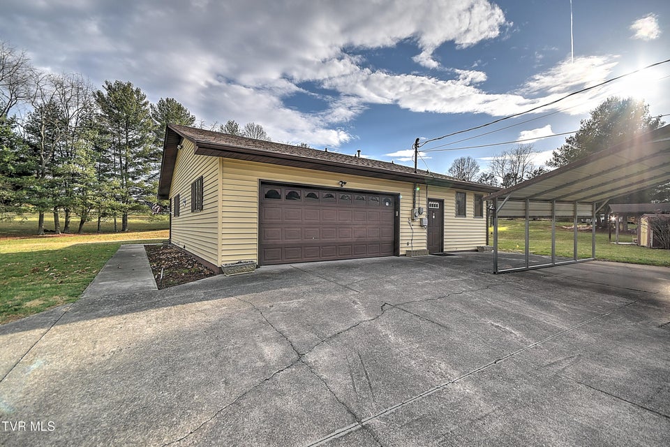 Photo #30: 805 Clairmont Road