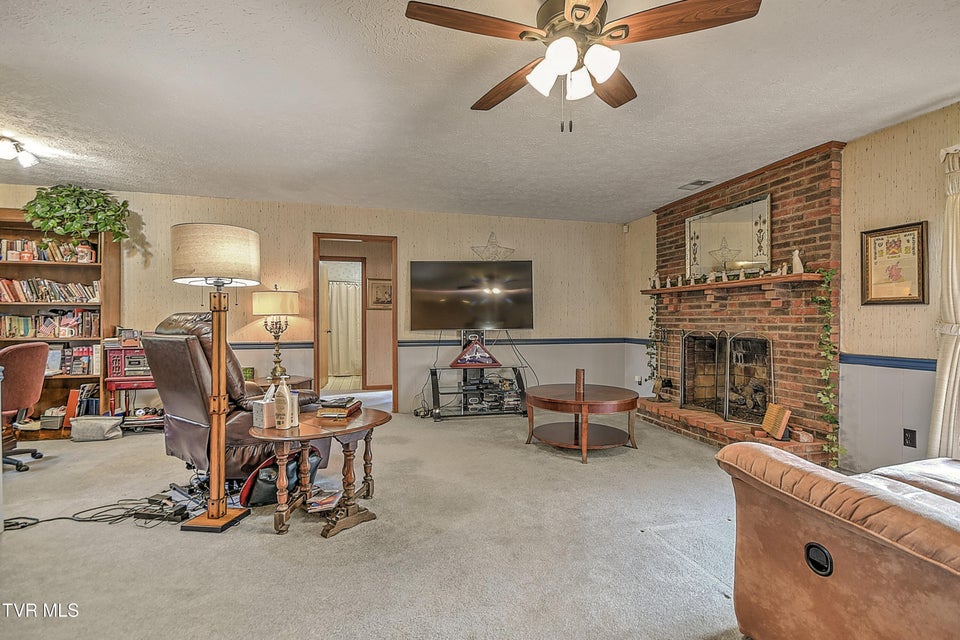 Photo #4: 805 Clairmont Road