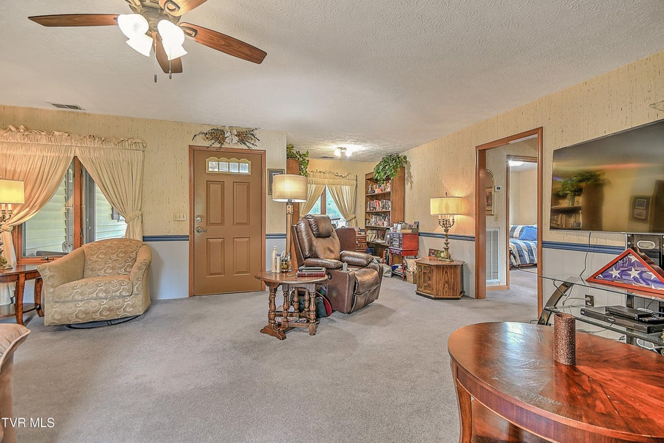 Photo #3: 805 Clairmont Road