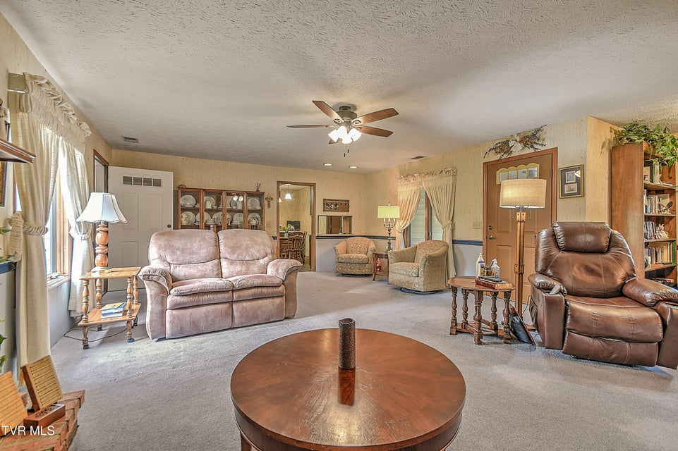 Photo #5: 805 Clairmont Road