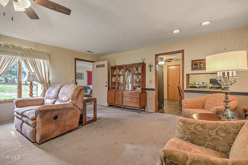 Photo #6: 805 Clairmont Road