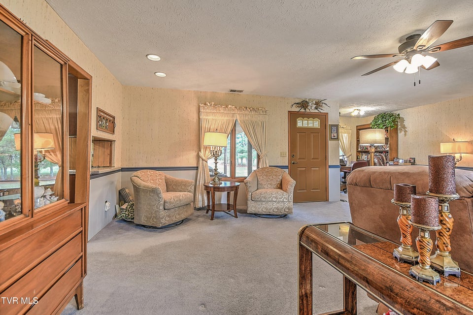 Photo #7: 805 Clairmont Road