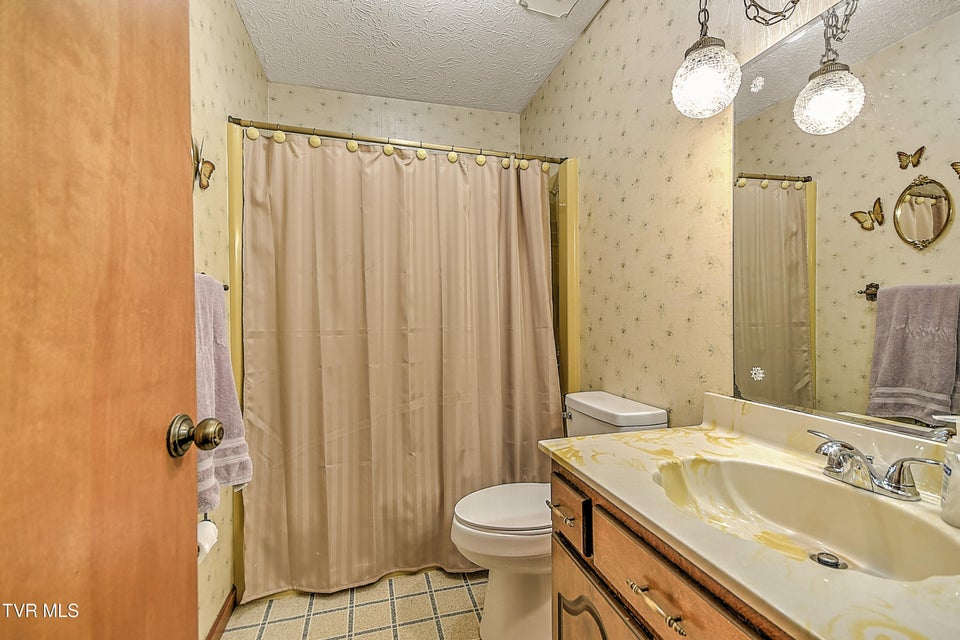 Photo #19: 805 Clairmont Road