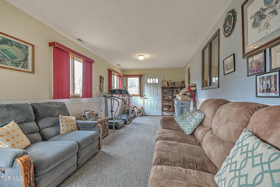 Photo #25: 805 Clairmont Road