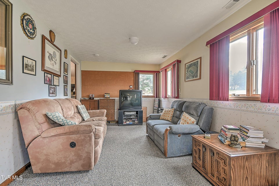 Photo #23: 805 Clairmont Road