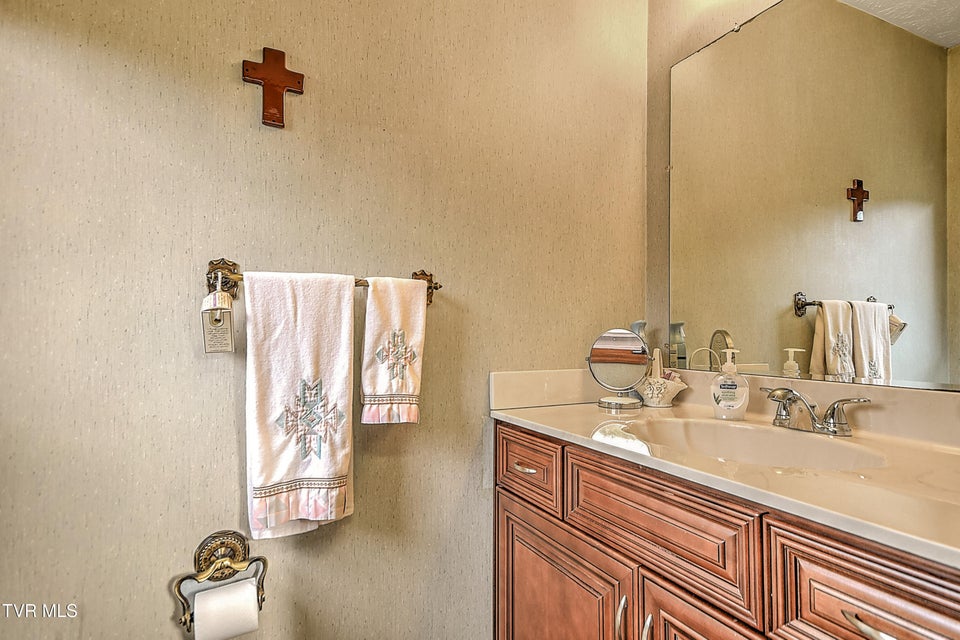 Photo #28: 805 Clairmont Road