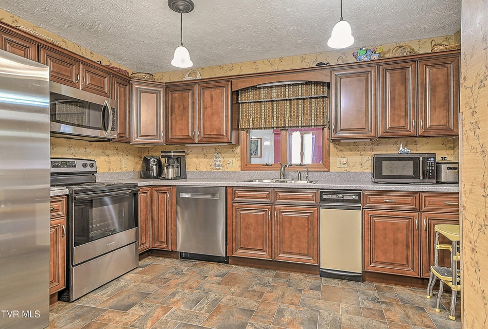 Photo #9: 805 Clairmont Road