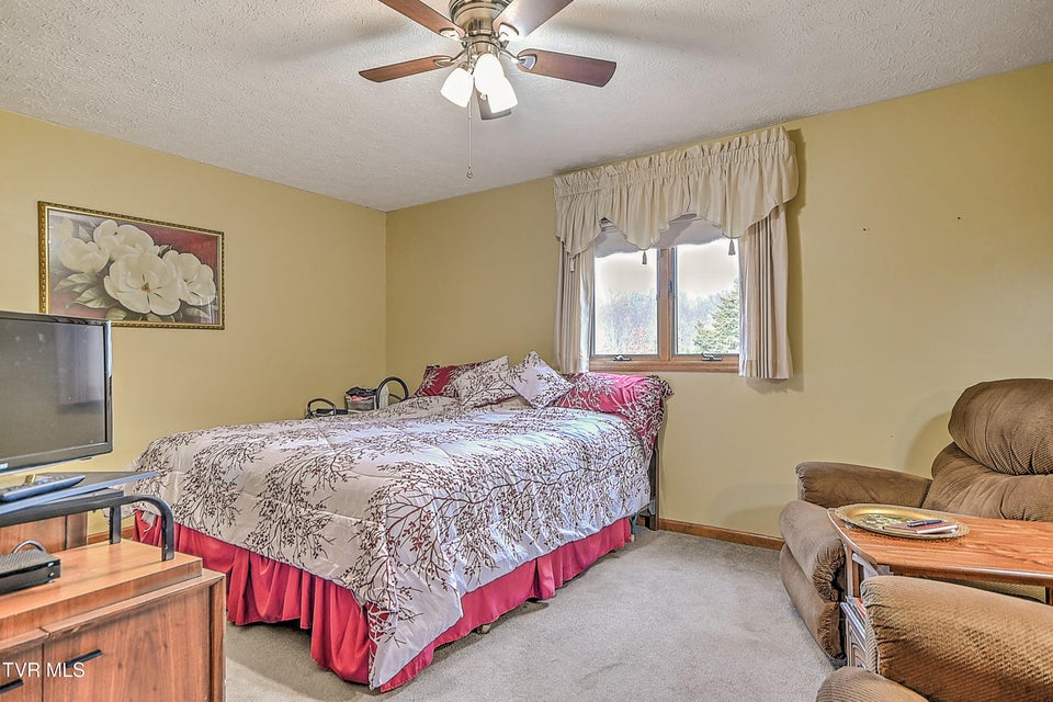 Photo #11: 805 Clairmont Road