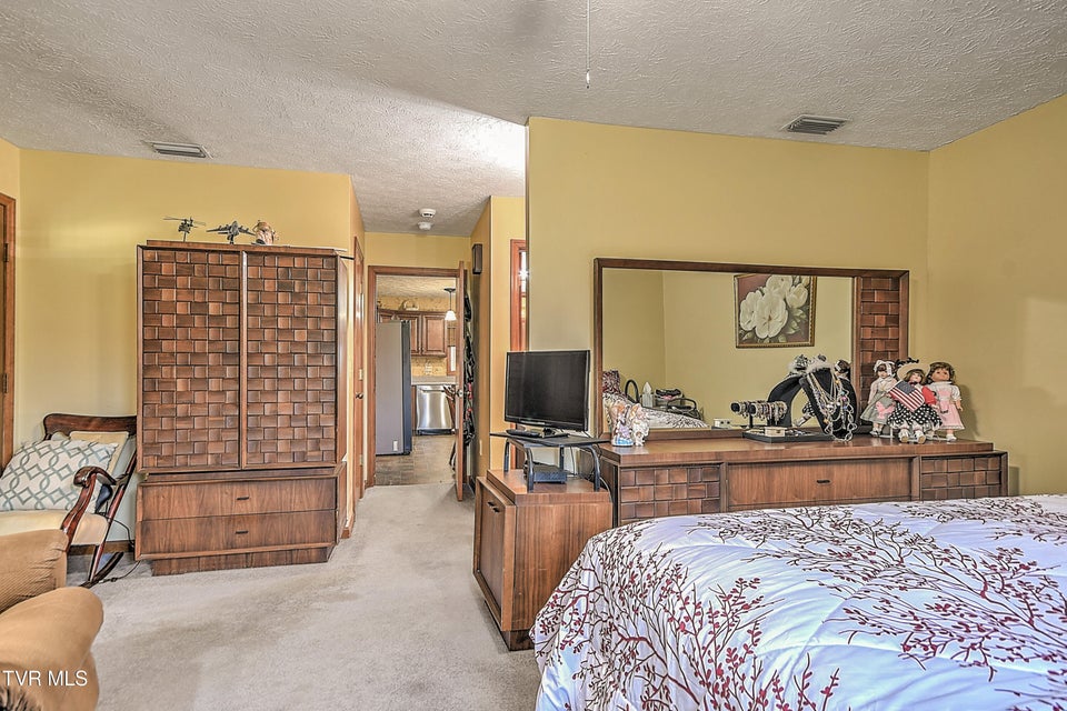 Photo #12: 805 Clairmont Road