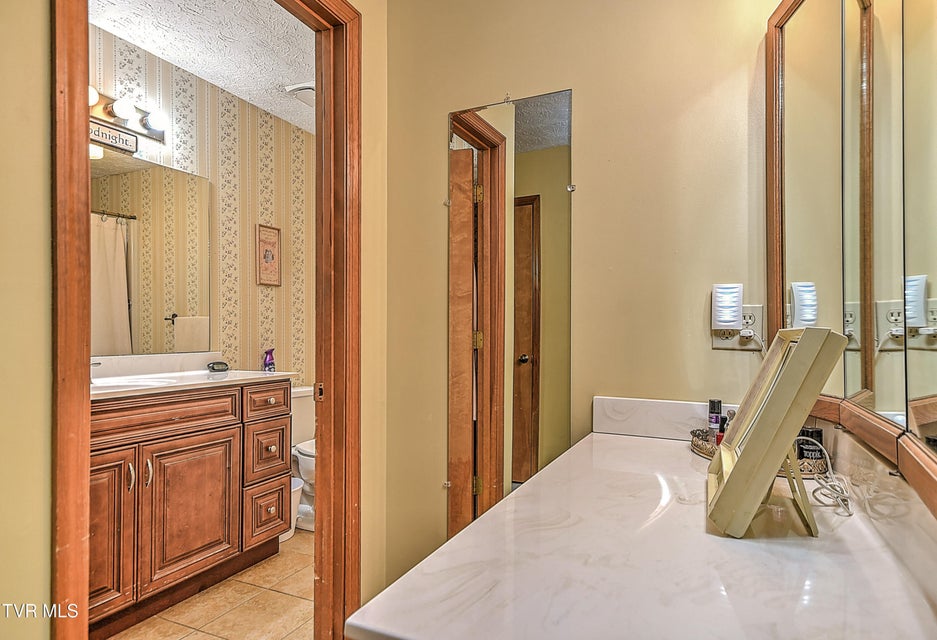 Photo #13: 805 Clairmont Road