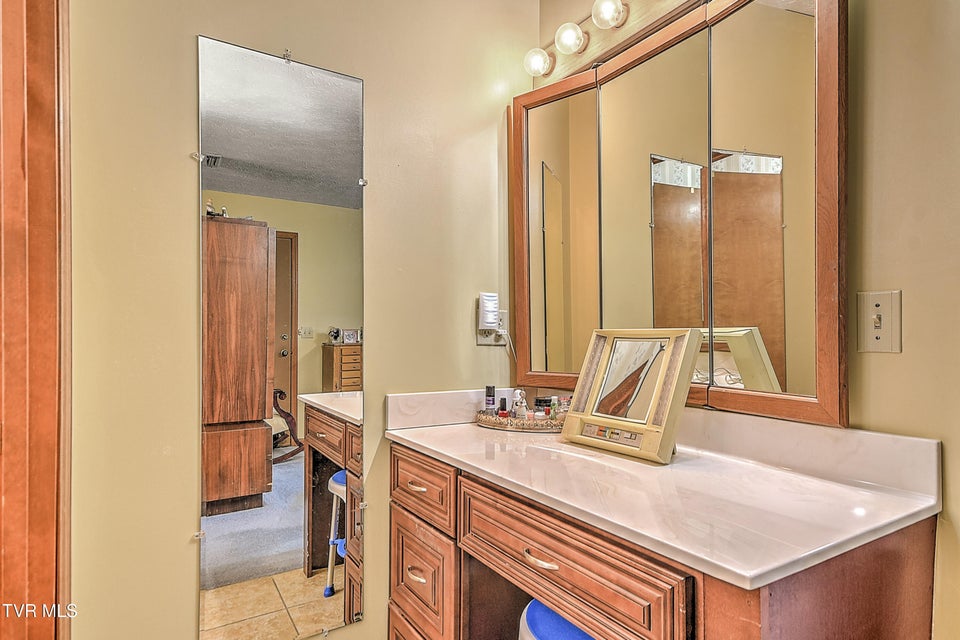 Photo #16: 805 Clairmont Road