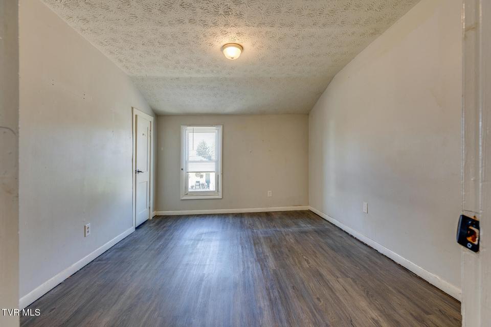 Photo #10: 1527 Fuller Street