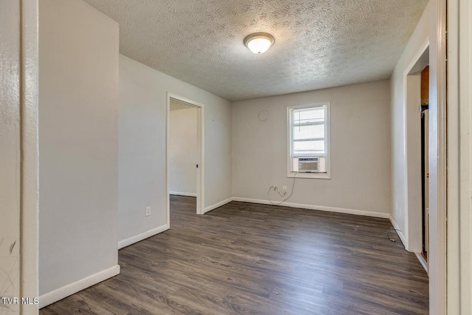 Photo #17: 1527 Fuller Street