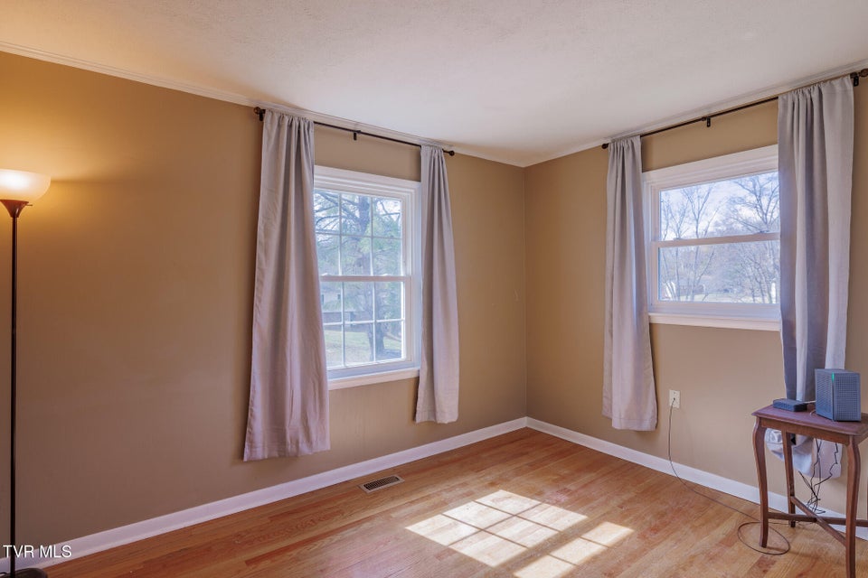 Photo #11: 1809 Duke Street