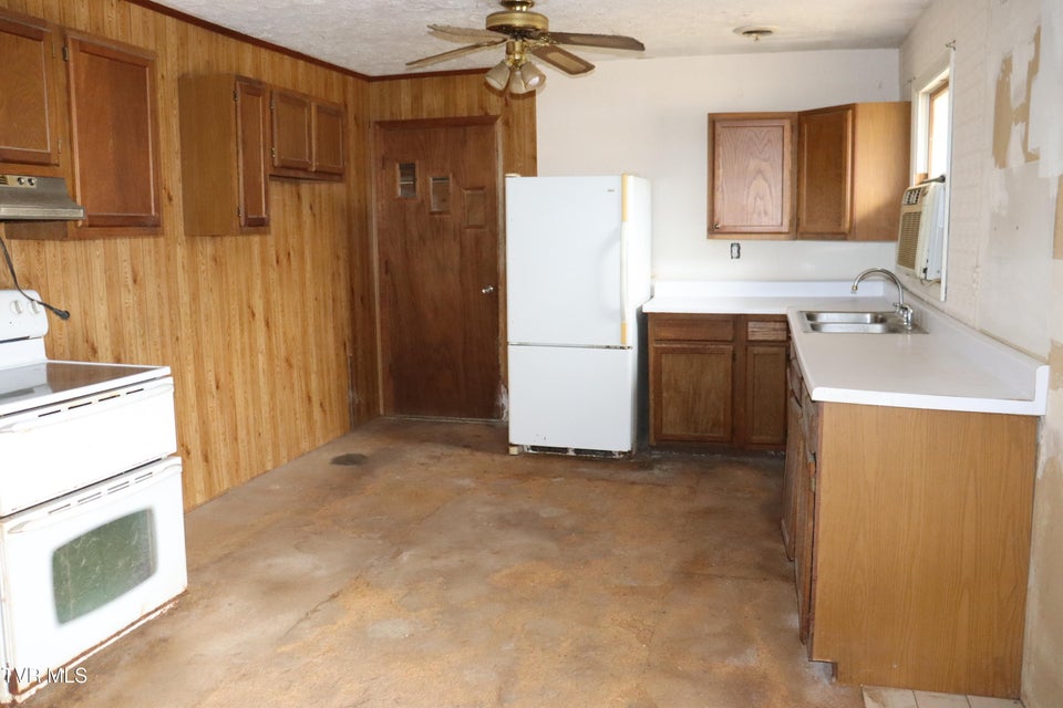 Photo #7: 324 Ocoonita Road