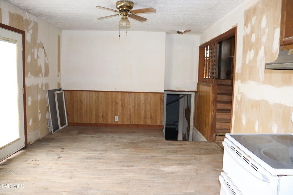 Photo #10: 324 Ocoonita Road