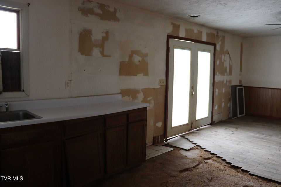 Photo #9: 324 Ocoonita Road